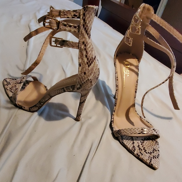 Snake Detail Heel - Picture 2 of 2